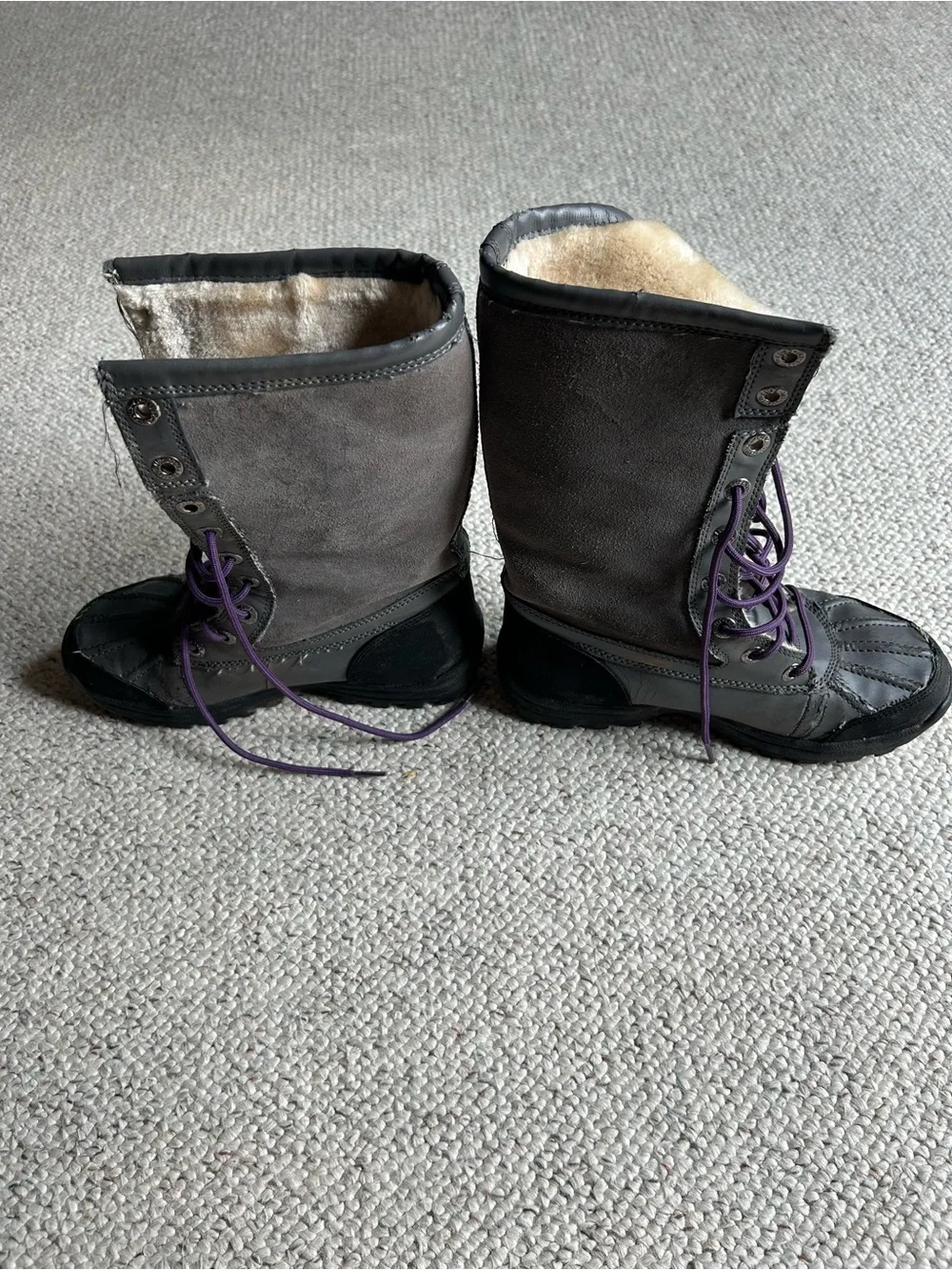 Lugz Women's Gray Winter Lace-Up Boots with Purple Laces